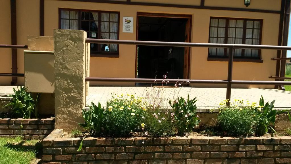 The Old Mill Hotel Machadodorp Extérieur photo