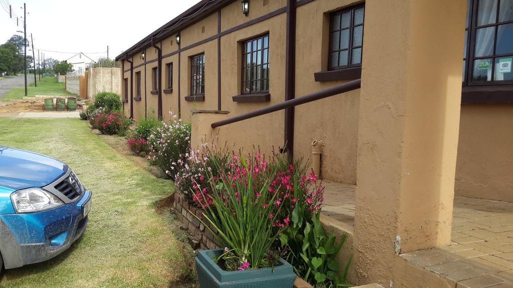 The Old Mill Hotel Machadodorp Extérieur photo